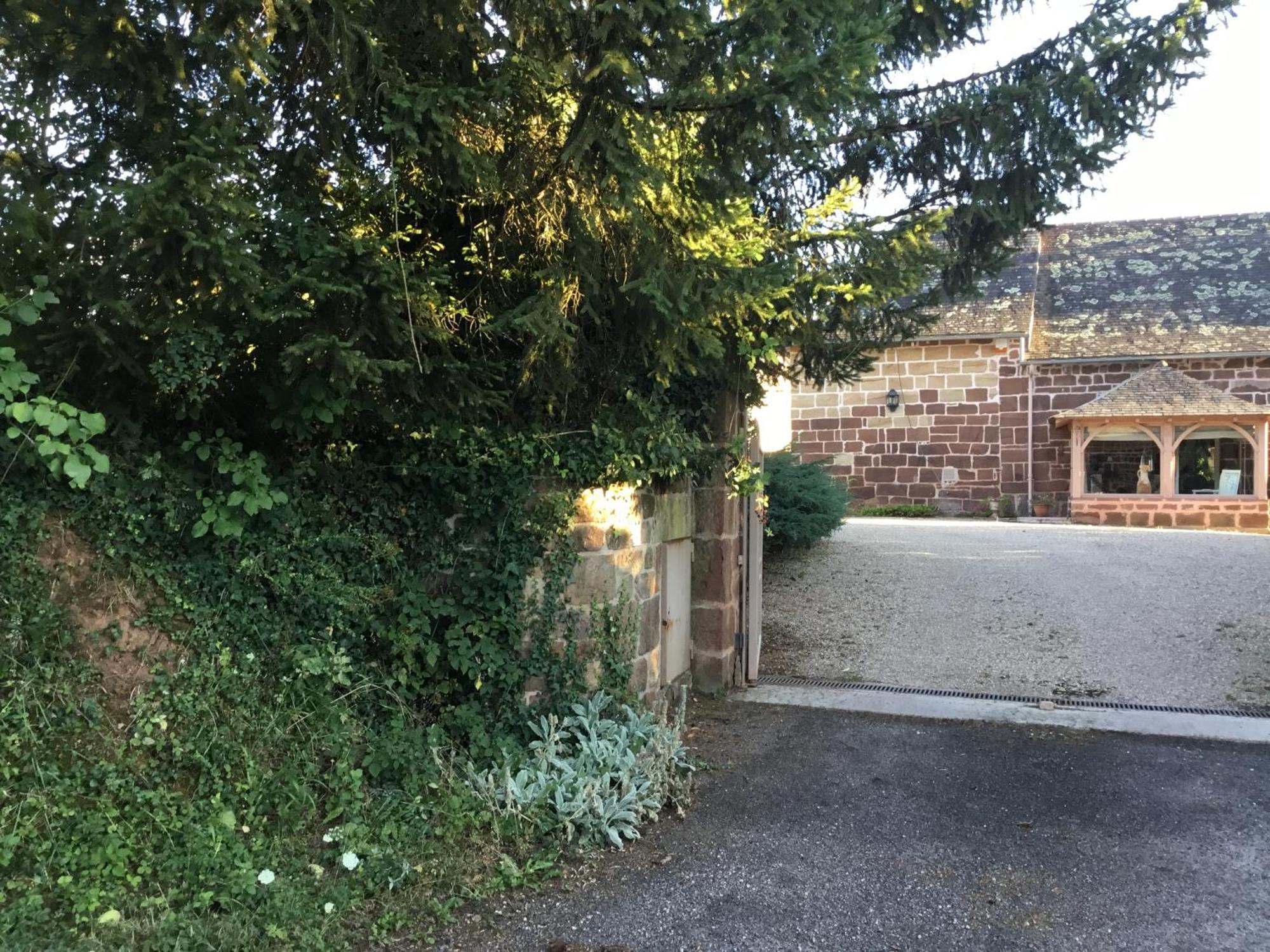 Le Clos De Rose Bed and Breakfast Ussac Buitenkant foto